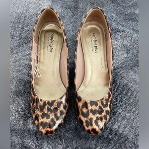 Comfort plus by predictions, leopard print 3 inch heels lately worn size 7 wide